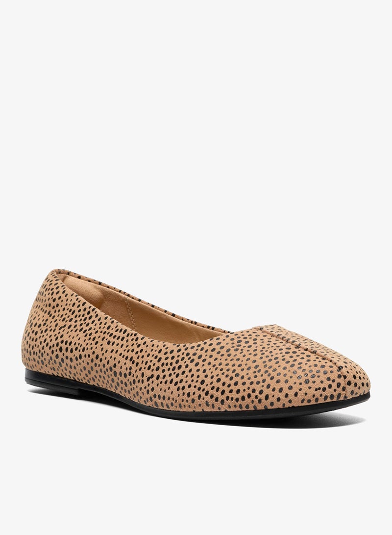 clarks Livia Lily Animal Print - Image 3