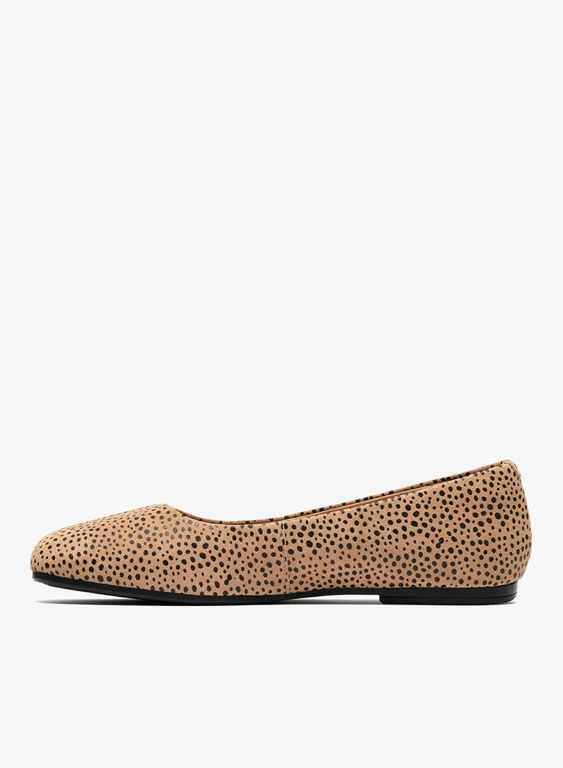 كلاركس Livia Lily Animal Print