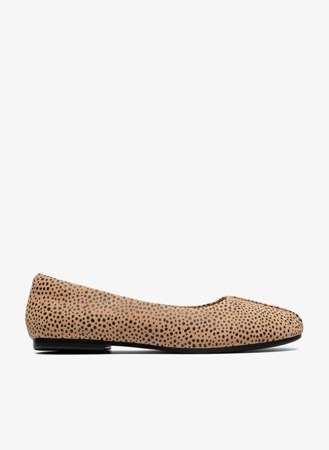 كلاركس Livia Lily Animal Print