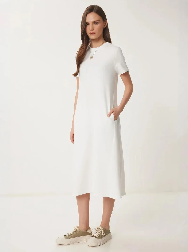 السعادة في إسطنبول ISTANBUL Midi Dress with Short Sleeves and Crew Neck