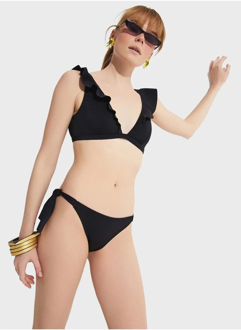 جون Ruffle Bikini Top & Bottom Set