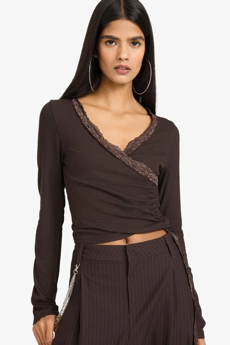 ديفاكتو Slim Fit V-Neck Long Sleeve T-Shirt