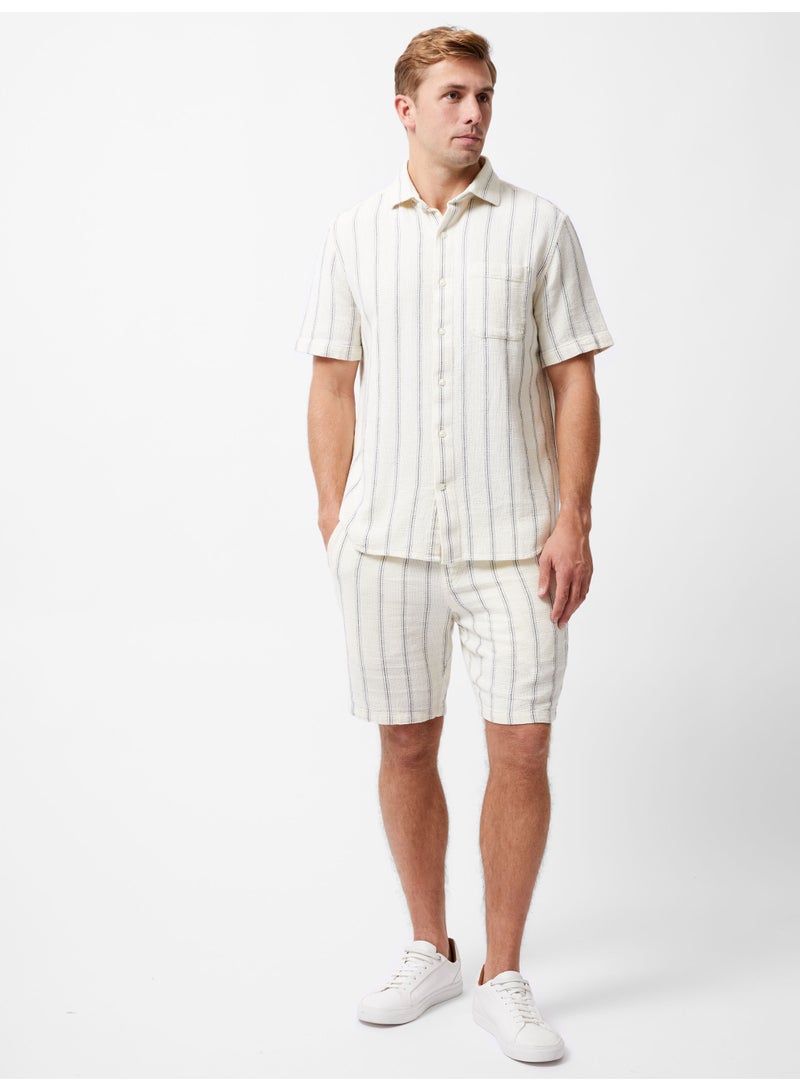 فرنش كونكشن قميص قصير بأكمام قصيرة مخطط بنقوش بارزة - Image 5