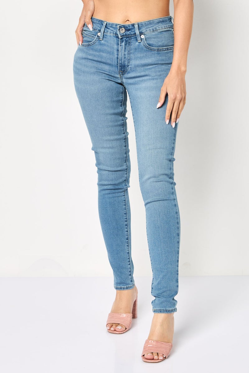 Levi's جينز ضيق للنساء، مغسول وقابل للتمدد، أزرق - Image 1