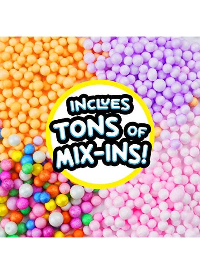 WeCool Strawberry Scented Modeling Clay Bucket with Decorating Accessories - 800 grams - Image 2