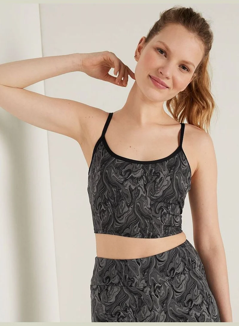 PINK Ultimate Lightly Lined Twist Back Sports Bra