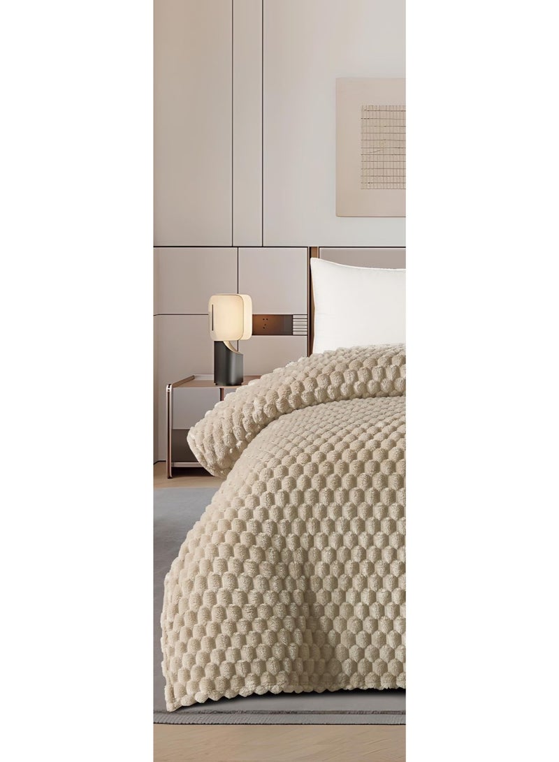 مينجلي بطانيه سرير نفرين بتصميم ملكي  خفيف بوزن 1800 جم لتمنحك الدفئ والنعومه مقاس 220*240سم - Image 2