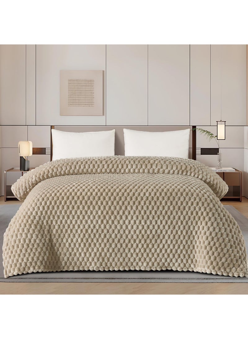 مينجلي بطانيه سرير نفرين بتصميم ملكي  خفيف بوزن 1800 جم لتمنحك الدفئ والنعومه مقاس 220*240سم - Image 1