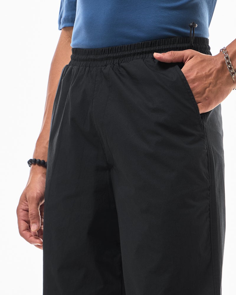 bewakoof Men's Black Baggy Oversized Parachute Pants - Image 5