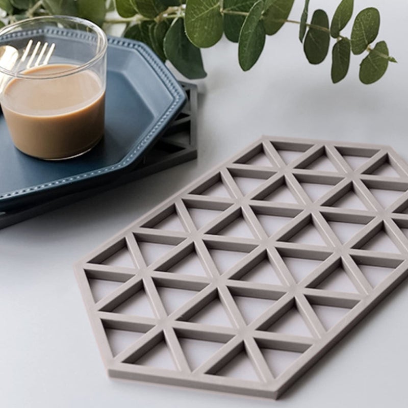 WE-CEF Silicone Trivet Mats, Multi-Use Carved Trivet Mat, Insulated Non-Slip Durable Kitchen Mats, Flexible Modern Kitchen Table Mat, for Hot Dishes, Pots, Dining Countertop Set of 3 - Image 4