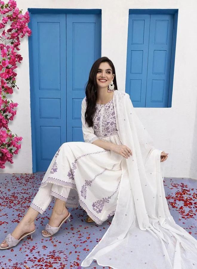 آي شين طقم كورتا وبنطال مع شال بلون أبيض بخليط القطن