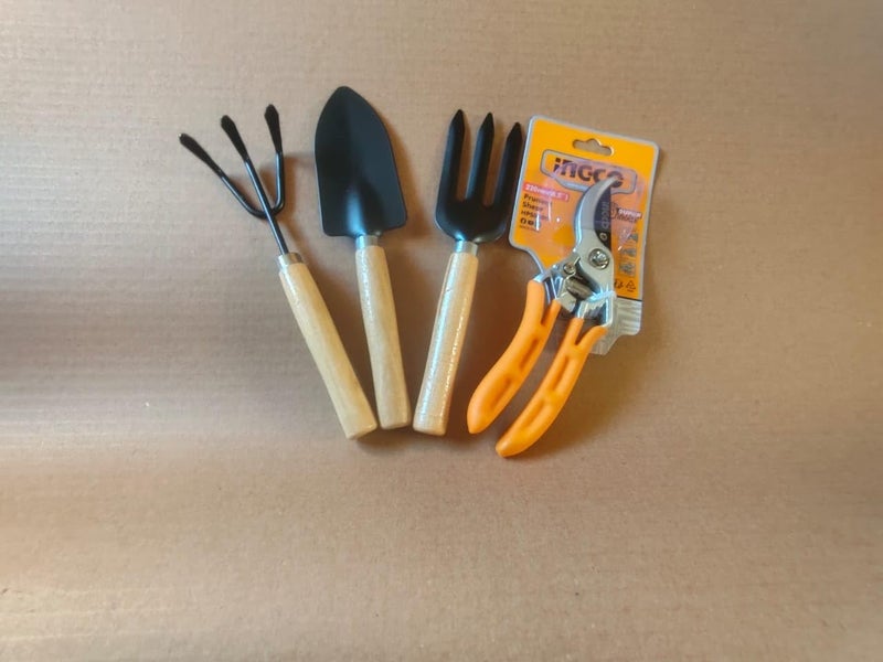 Gardening Tool Set 4 Pieces Shovel Fork Pickaxe Pruning Shears Wooden And Metal Handles Orange Beige