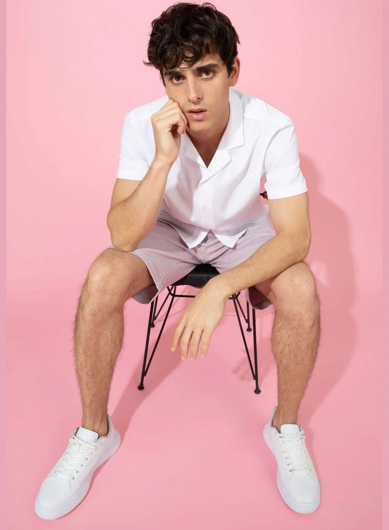 ديفاكتو Man Modern Fit Resort Neck Woven Top Short Sleeve Shirt
