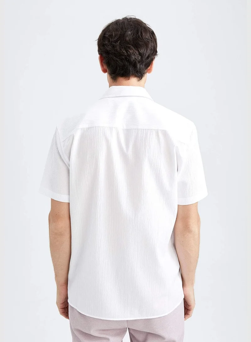 ديفاكتو Man Modern Fit Resort Neck Woven Top Short Sleeve Shirt