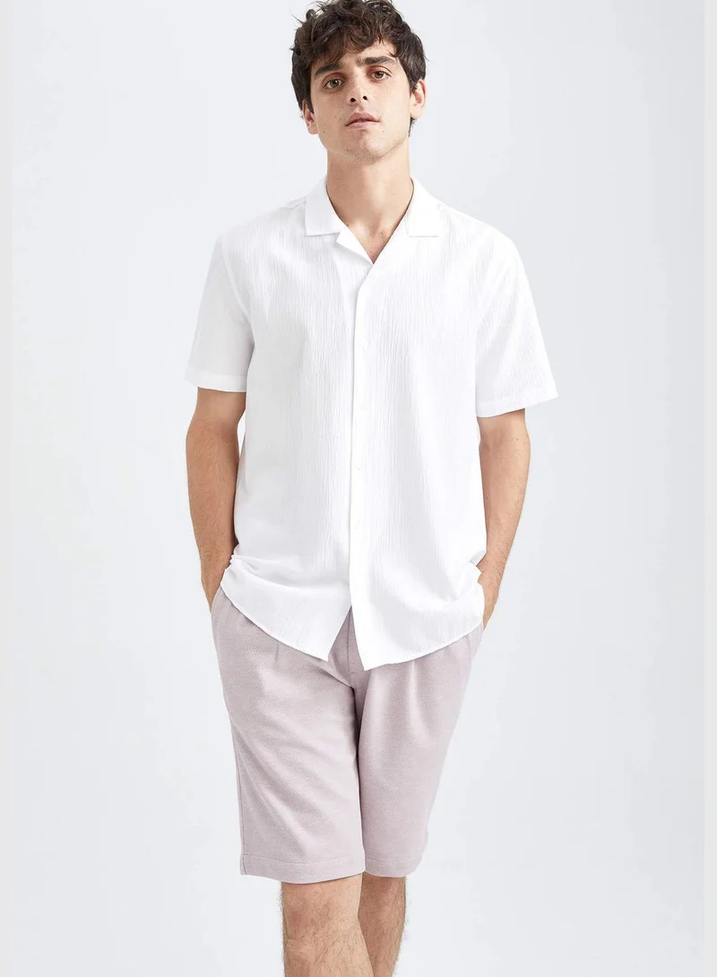ديفاكتو Man Modern Fit Resort Neck Woven Top Short Sleeve Shirt