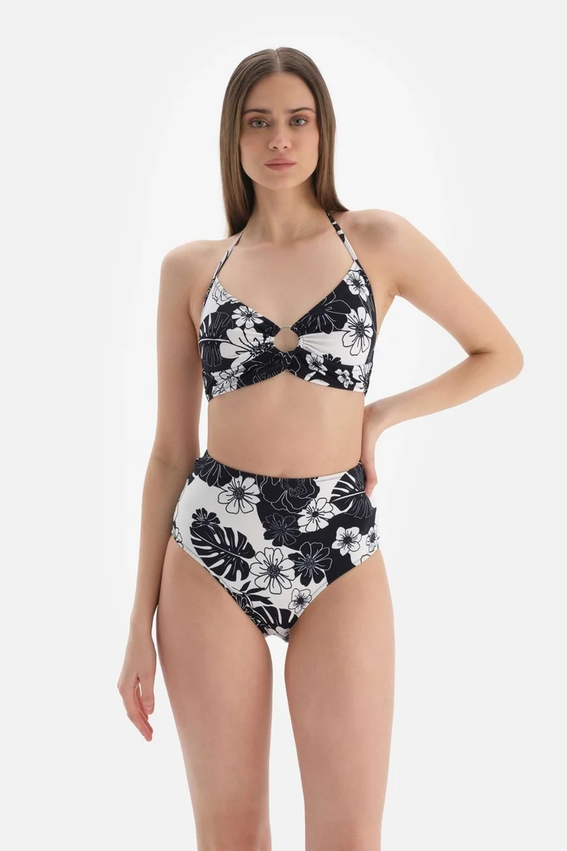 داجي Black White Triangle Wide Bikini Top