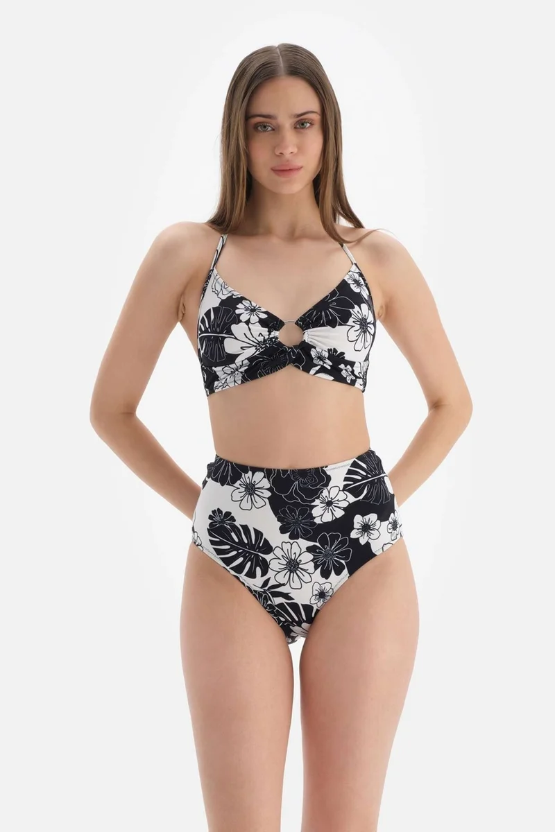 داجي Black White Triangle Wide Bikini Top