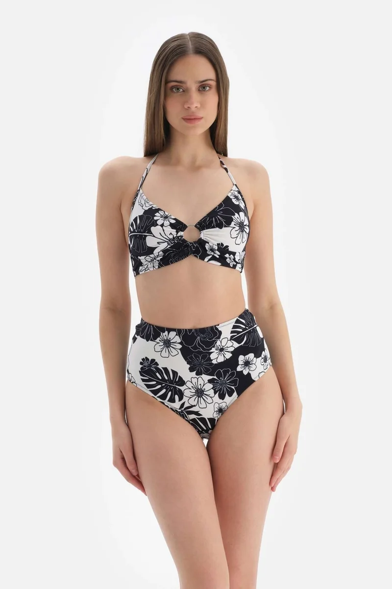 داجي Black White Triangle Wide Bikini Top