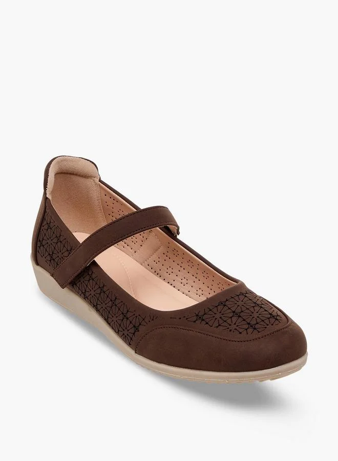 لو كونفورت Women Laser Cut Mary Jane Shoes