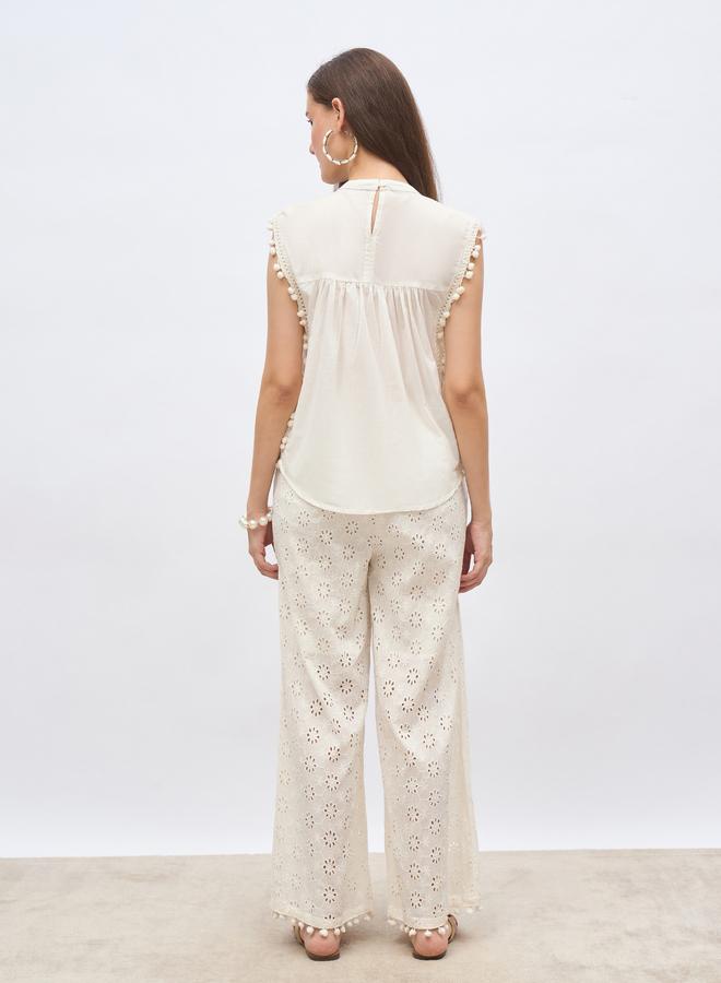 ستايلي طقم ستيلي أوف وايت بدون أكمام مطرز مع بنطلون - Image 5