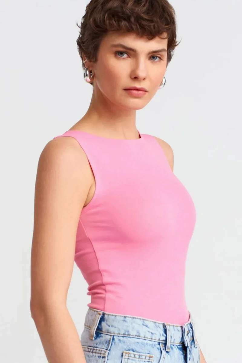 DILVIN Sleeveless Slim-Fit Boat Neck Blouse
