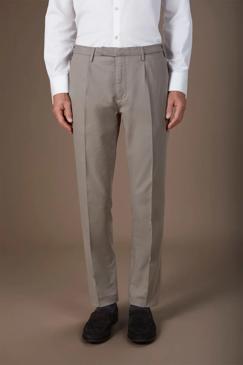 Classic regular fit twill trousers for men - Beige