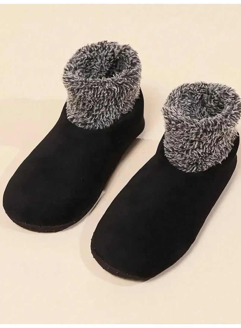 نعال شتوي نسائي بتصميم باللون الاسود  مصنوع من  فرو صناعي ناعم نعال شتوي مبطن سميك يضيف لمسة مرحة ودافئة لإطلالتك الشتويه المقاس (36-39) - Image 4