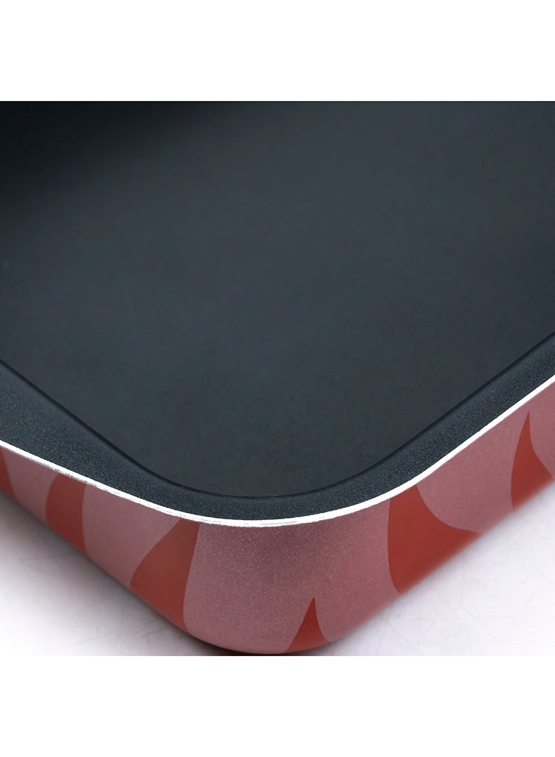 Wilson صينية خبز مستطيلة من الألمنيوم غير لاصقة - 35 × 25 سم - تصميم اللهب الأحمر لابتكارات المطبخ الأنيقة - Image 4