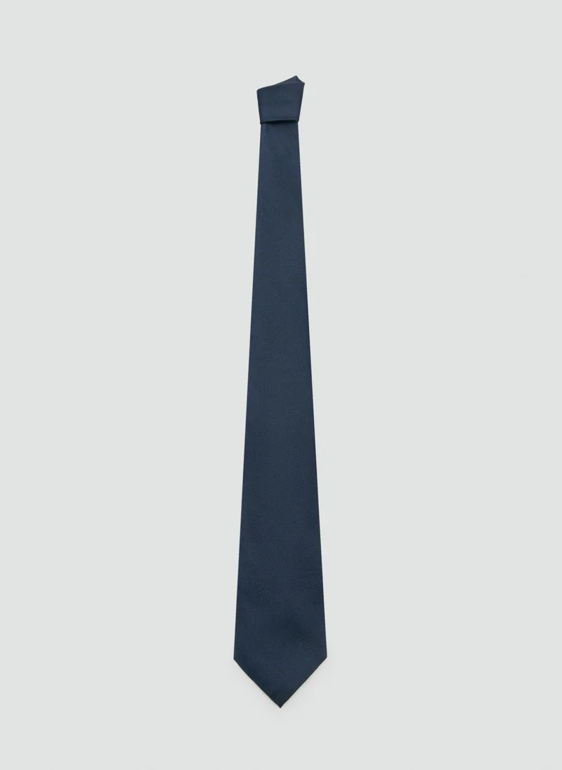 Plain silk tie
