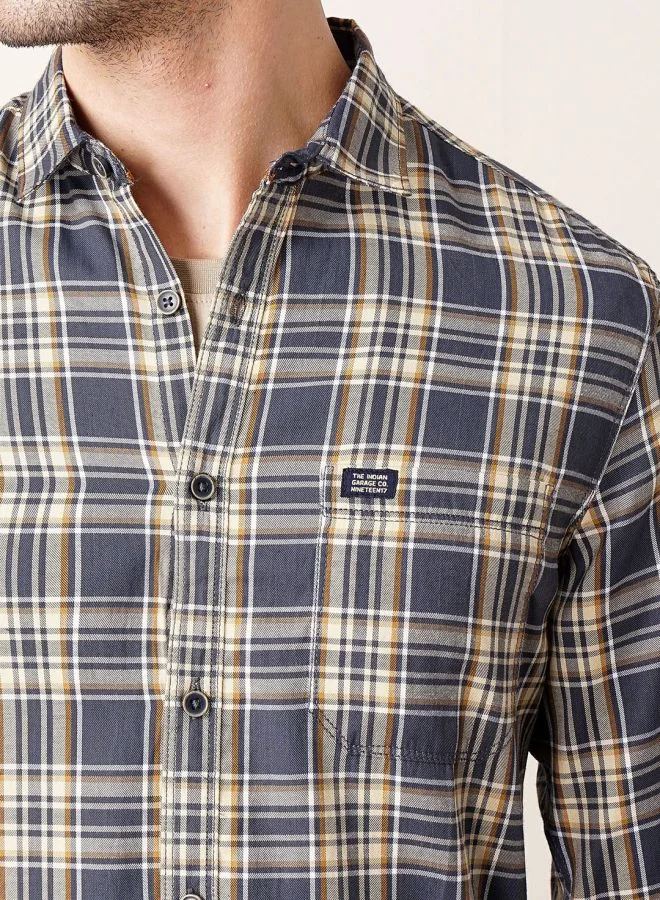 شركة المرآب الهندية Men Regular Fit Checkered Full Sleeves Cutaway Collar Casual Shirt