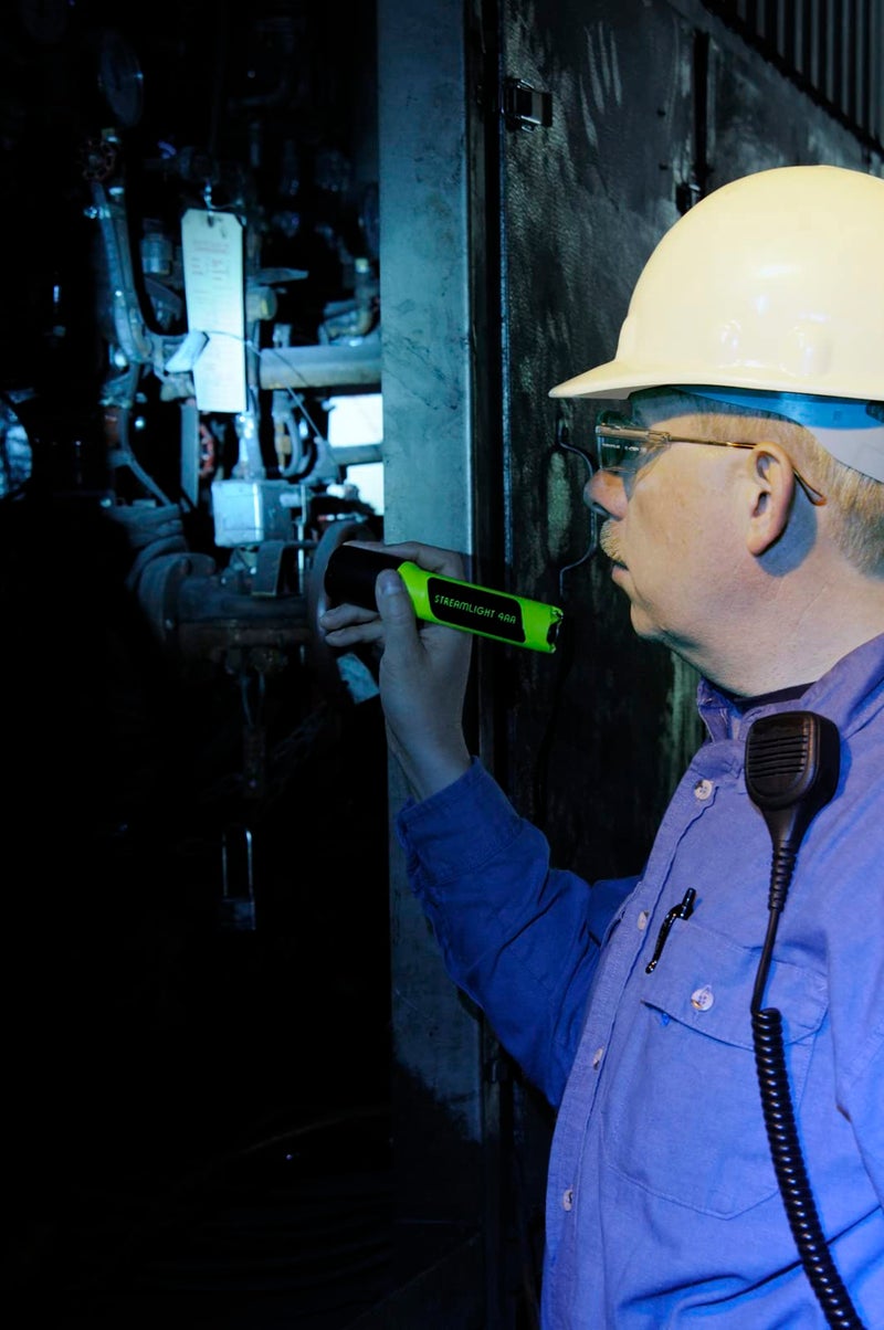 Streamlight ستريملايت 68602 4AA بروبوليمر لوكس ديف 1 هاز-لو 200 لومن 12000 كانديلا مصباح يدوي LED آمن intrinsically مع 4 بطاريات قلوية، أصفر عالي الوضوح، علبة سهلة الفتح - Image 5