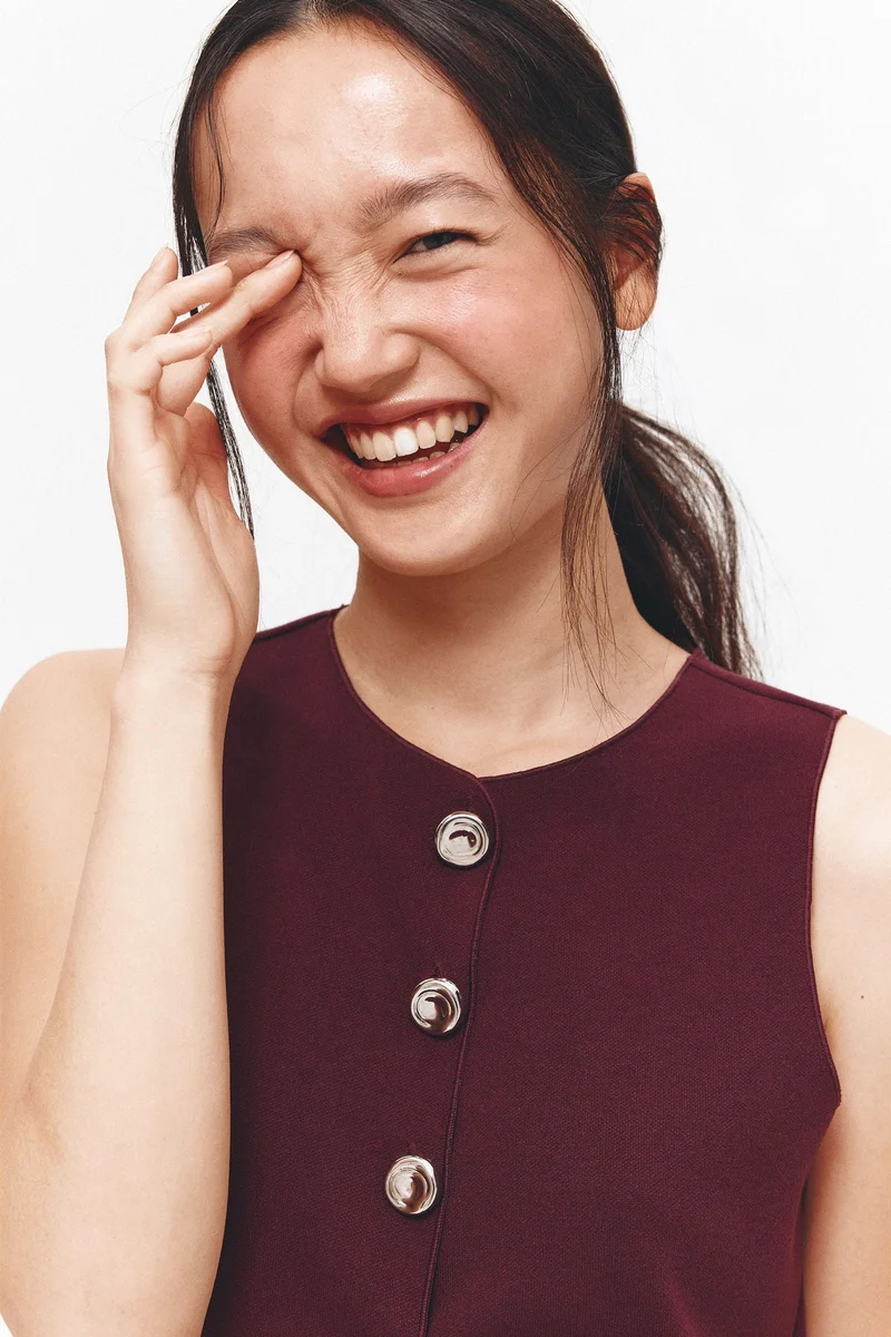 اتش اند ام صدرية قصيرة من الجيرسيه