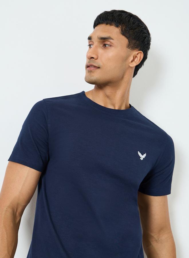 ستايلي تيشيرت قطن بتفاصيل مُطرّزة - Image 3