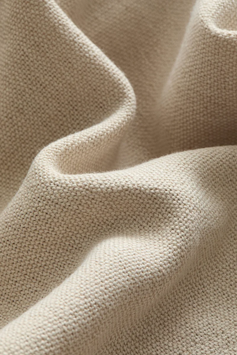 اتش اند ام تنورة سرير للمقاس الدوبل/ كينج