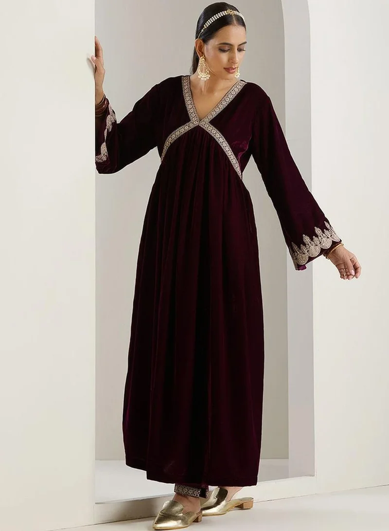 ISHIN  Women's Purple Velvet Embellished Kaftan Full Length Palazzo Straight Fit Kurta Set for Women | Best Price UAE