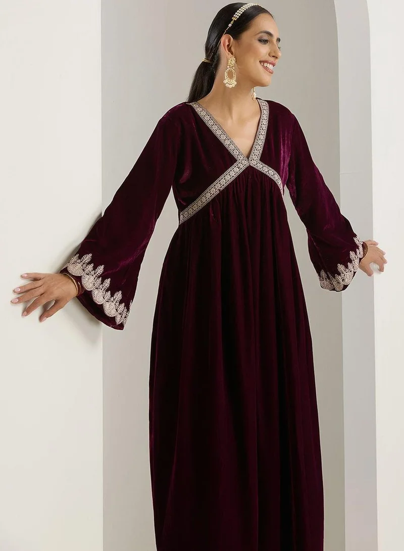 ISHIN  Women's Purple Velvet Embellished Kaftan Full Length Palazzo Straight Fit Kurta Set for Women | Best Price UAE