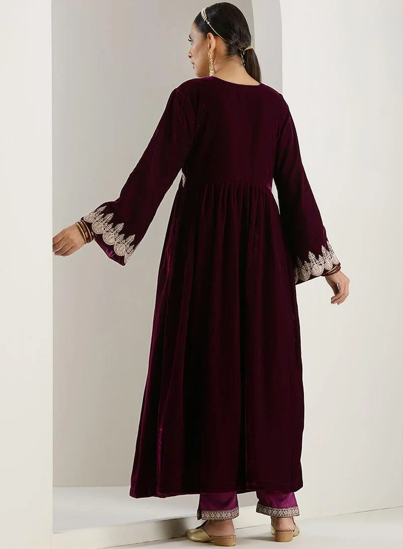 ISHIN  Women's Purple Velvet Embellished Kaftan Full Length Palazzo Straight Fit Kurta Set for Women | Best Price UAE