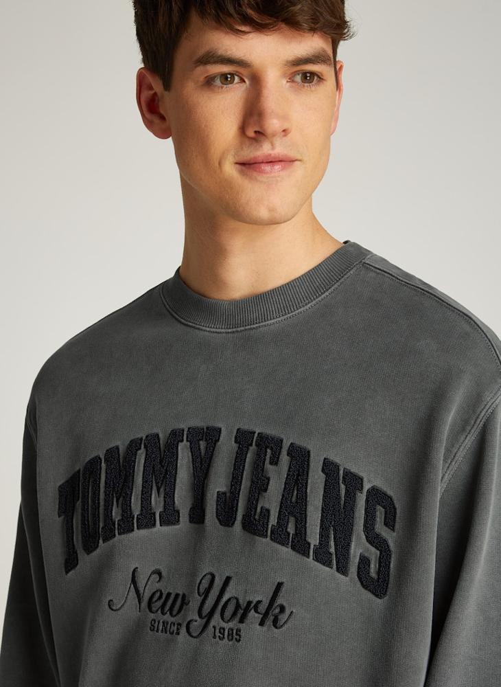 TOMMY JEANS - Graphic Logo Sweatshirt - Image 1