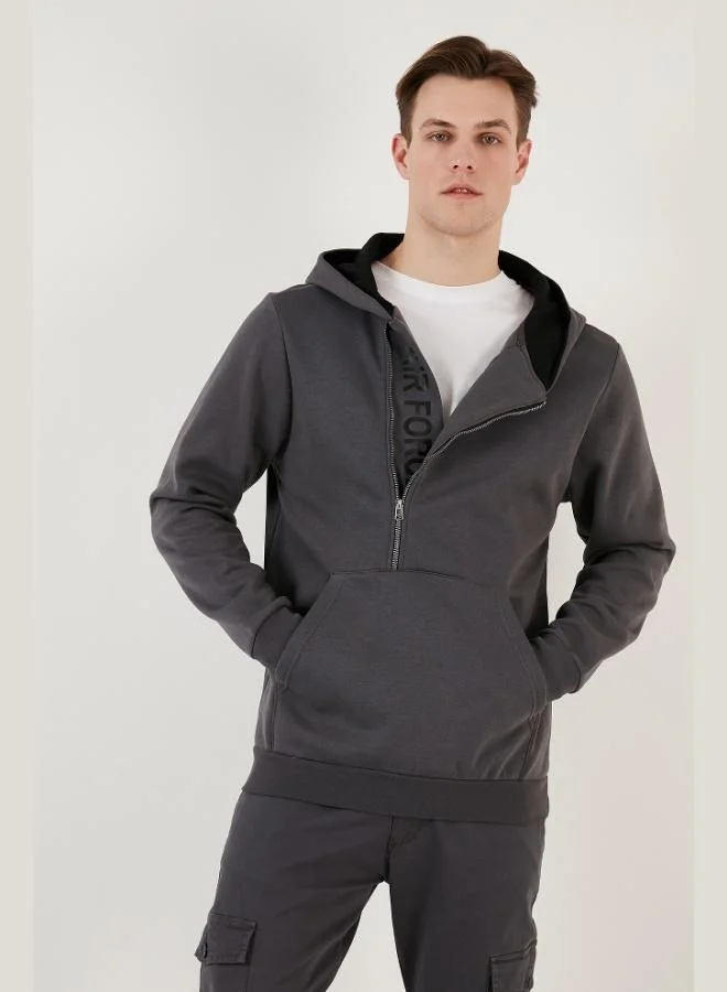 بوراتي سويت شيرت بغطاء رأس بسحاب وجيوب كنغر بقصة ضيقة للرجال من بوراتي