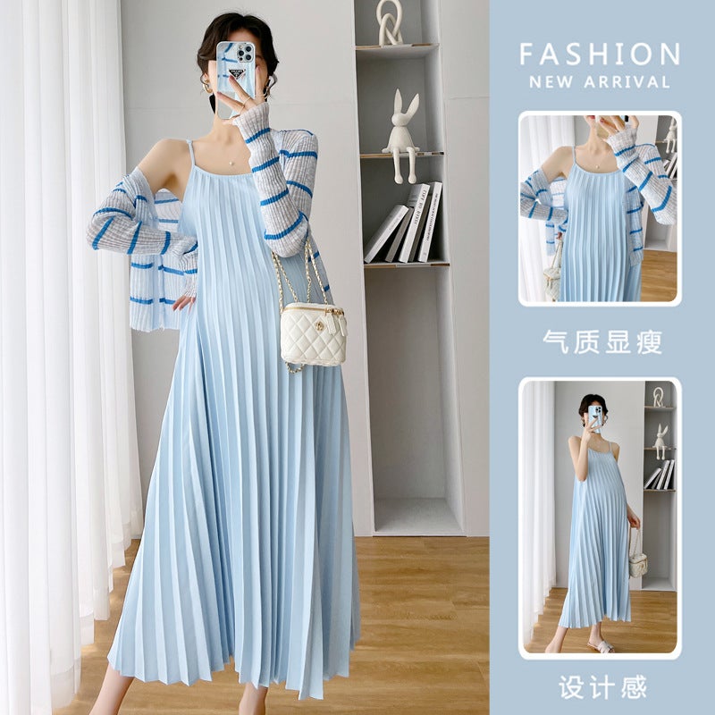 Real Shot Spot 2022 Summer New Internet Celebrity Maternity Dress Elegant Pleated Sling Two-piece Sunscreen Breast-feeding Dress Blue regular suit