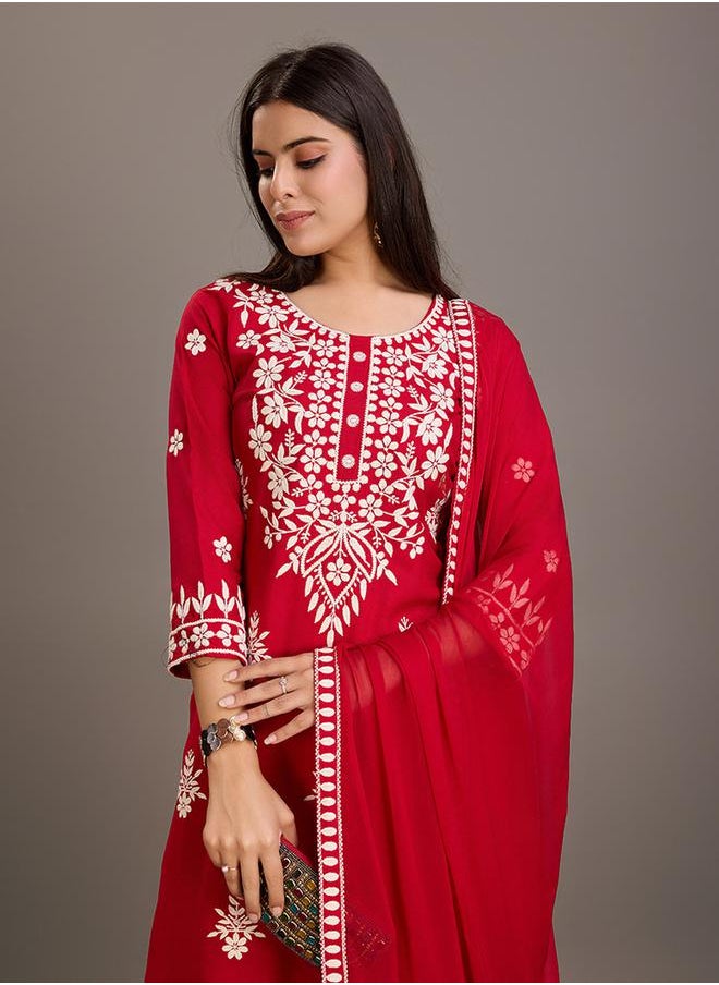 DW Floral Embroidered Round Neck Kurta with Trousers and Dupatta Set by Styli  - Image 5