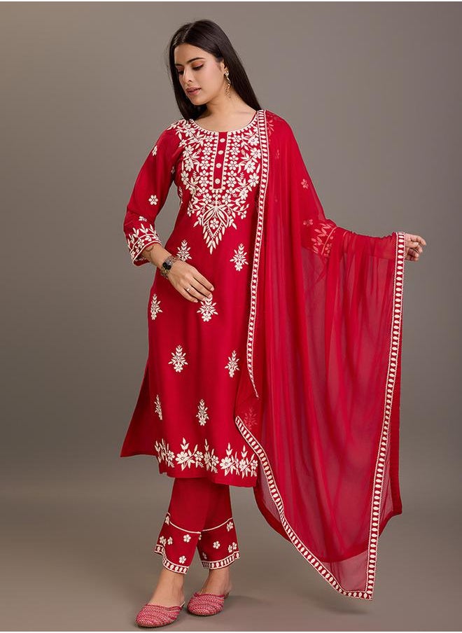 DW Floral Embroidered Round Neck Kurta with Trousers and Dupatta Set by Styli  - Image 3