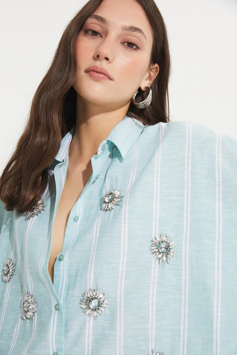 جون Women's Exclusive Oversize/loose Cut Linen Blend Embroidered Detailed Shirt