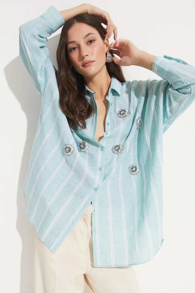 جون Women's Exclusive Oversize/loose Cut Linen Blend Embroidered Detailed Shirt