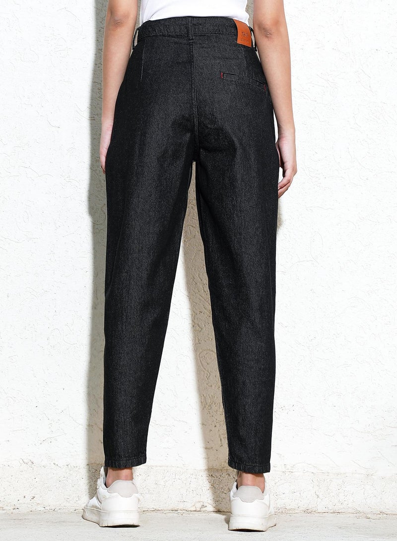 Campus Sutra Women's Charcoal Black Dark-Wash Tapered Denim Jeans For Casual Wear | High-Waist | Regular Fit | Button Closure | Denim Jeans Crafted With Comfort Fit For Everyday Wear - Image 5