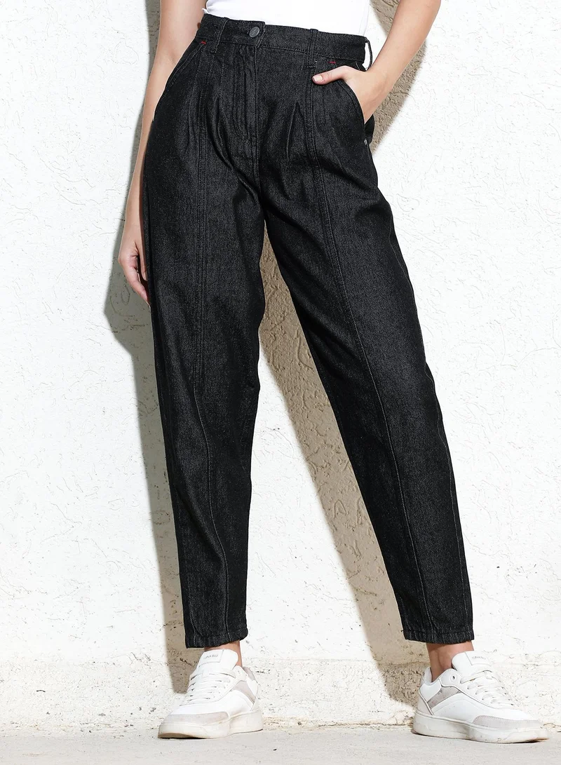 Campus Sutra Women's Charcoal Black Dark-Wash Tapered Denim Jeans For Casual Wear | High-Waist | Regular Fit | Button Closure | Denim Jeans Crafted With Comfort Fit For Everyday Wear