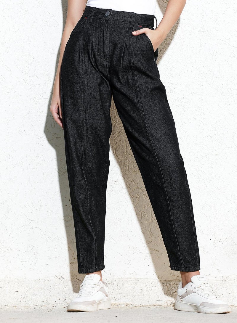 Campus Sutra Women's Charcoal Black Dark-Wash Tapered Denim Jeans For Casual Wear | High-Waist | Regular Fit | Button Closure | Denim Jeans Crafted With Comfort Fit For Everyday Wear - Image 2