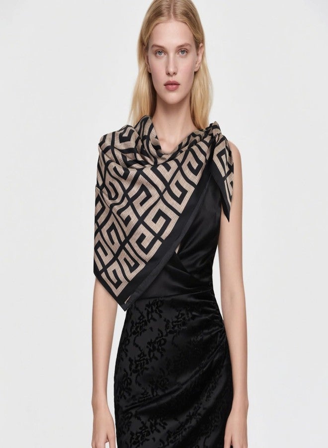 اكستري وشاح رأس فاخر من الساتان من إكستري، مقاس 35x35 سم - غطاء ناعم كالحرير للنساء، متعدد الاستخدامات: شال/غطاء للشمس/لفافة، هدية مميزة لها، بنقشة بيج وأسود، مقاس قياسي - Image 2