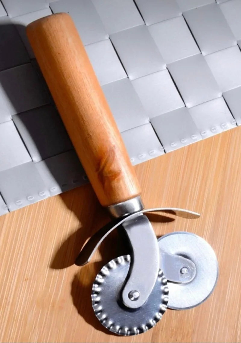 رويالكس Double Headed Wooden Handle Pizza Cutter Dough Cutter