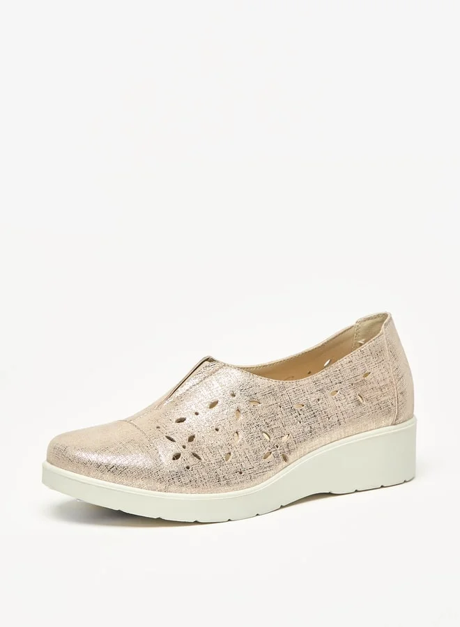 لو كونفورت Women's Metallic Cutwork Slip-On Casual Loafers